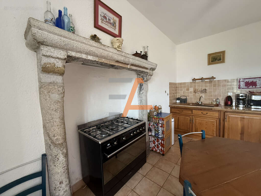 Maison à LACHAPELLE-GRAILLOUSE