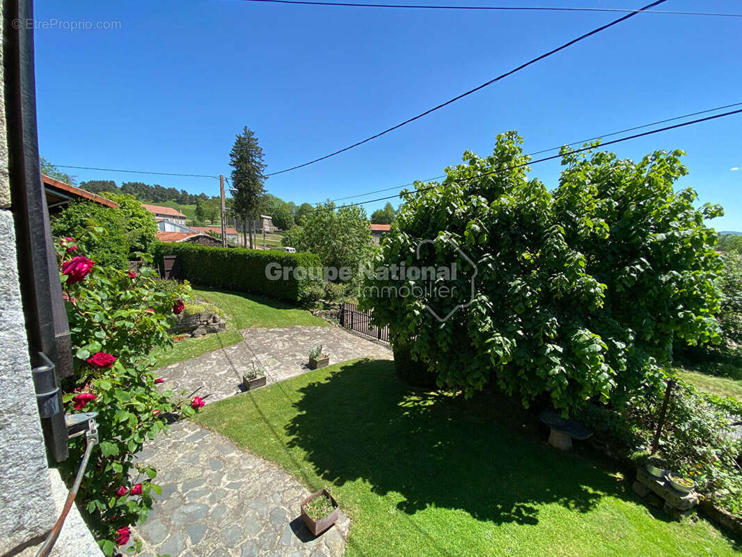 Maison à SAINT-MARTIN-DE-FUGERES