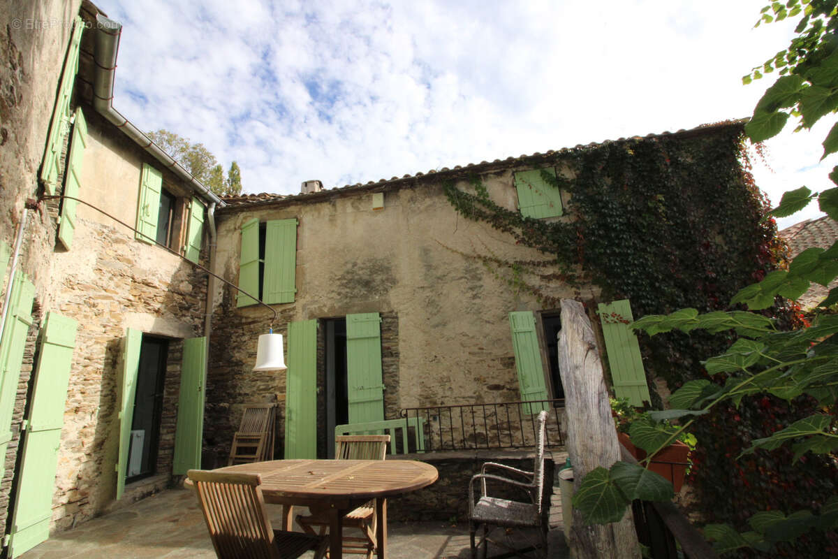 Maison à COLOMBIERES-SUR-ORB