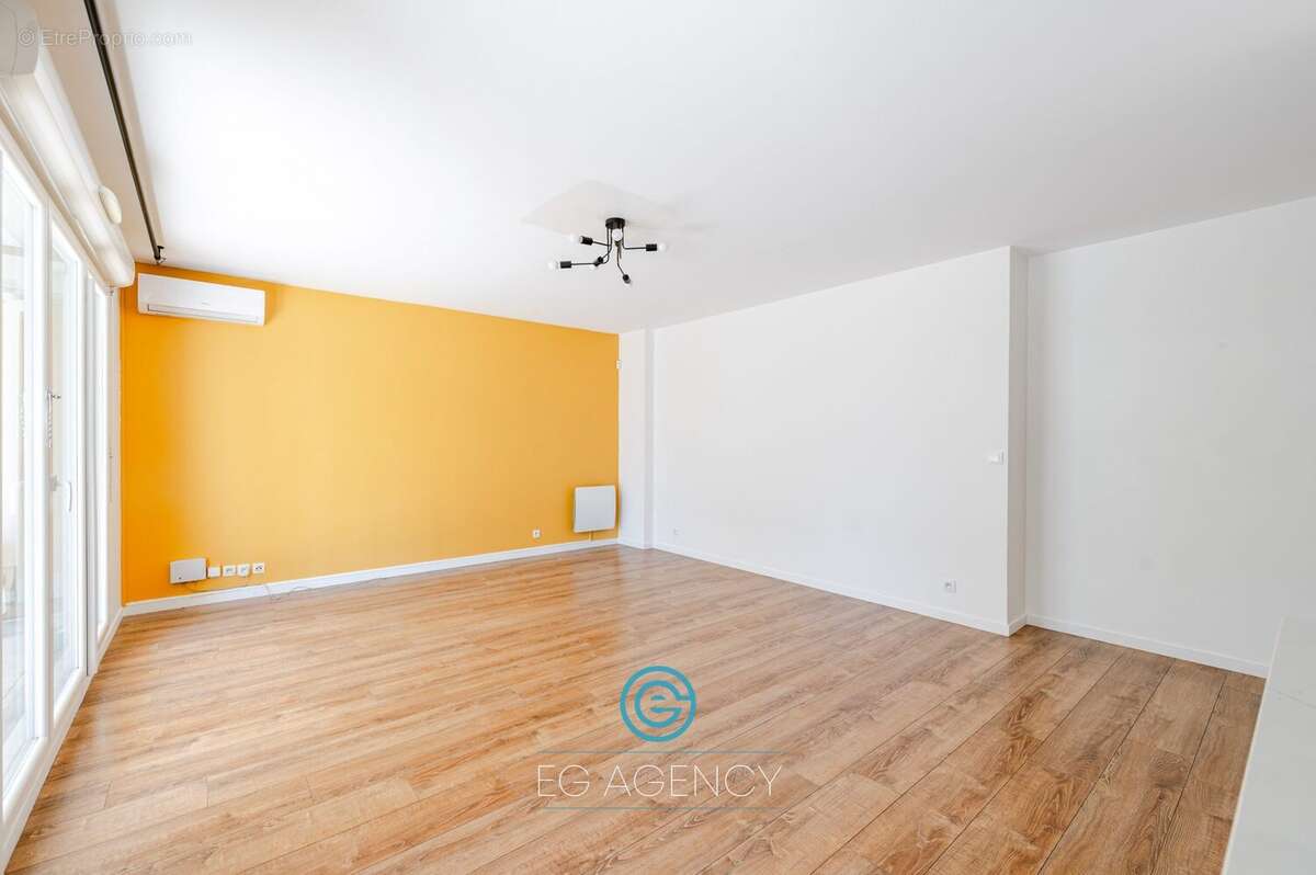 Appartement à MARSEILLE-8E