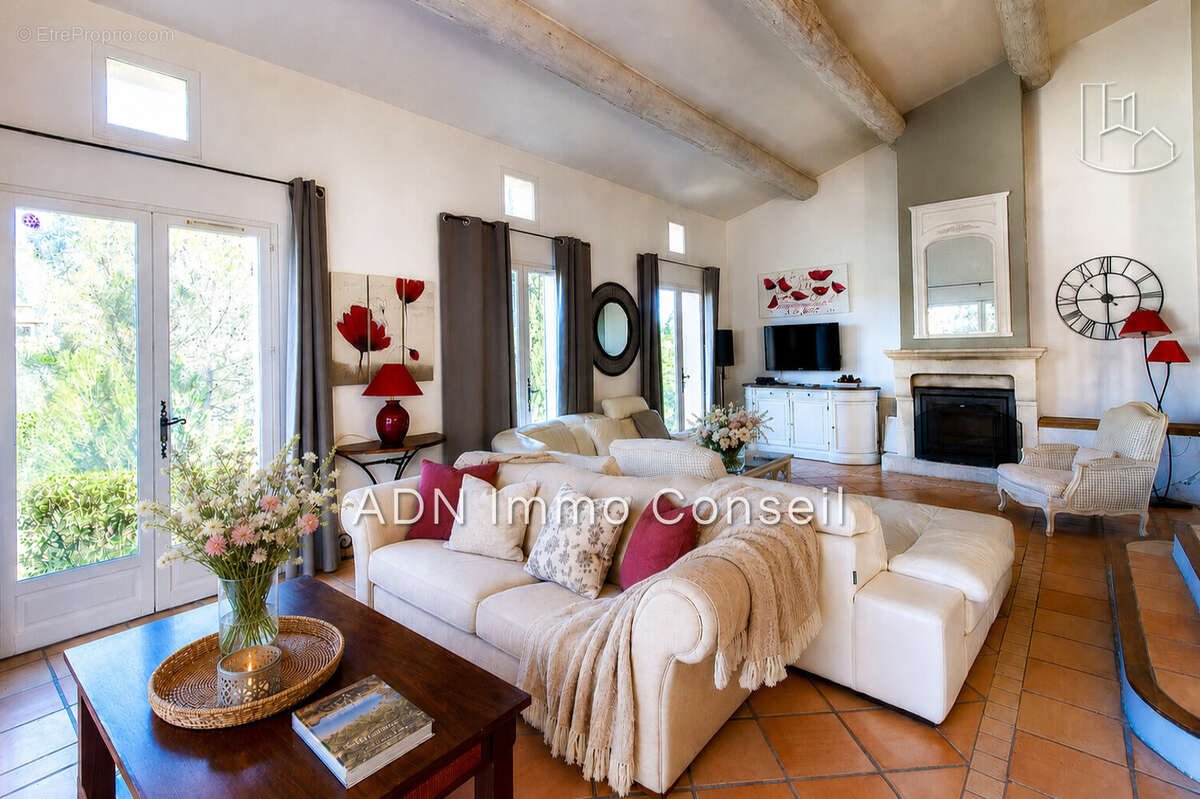Maison 162 m² à Mallemort  - photo 5