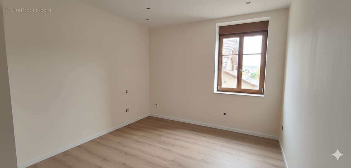 Appartement à ORCHAMPS-VENNES