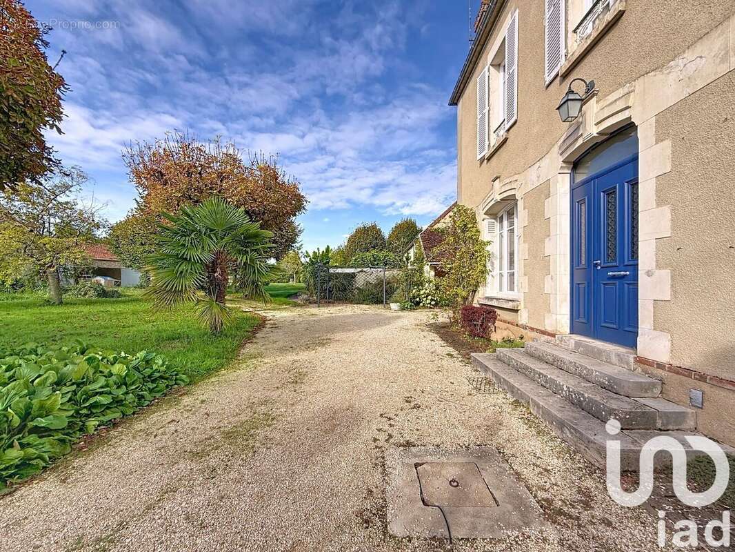 Photo 3 - Maison à HERY