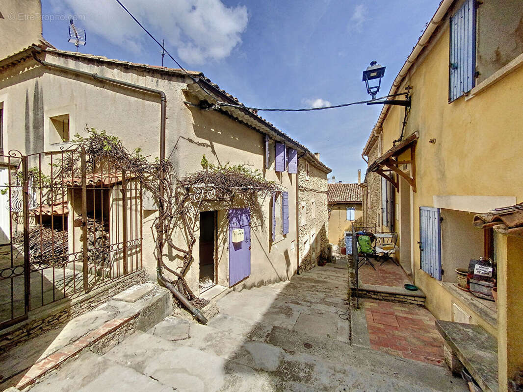 Maison à LA MOTTE-D&#039;AIGUES