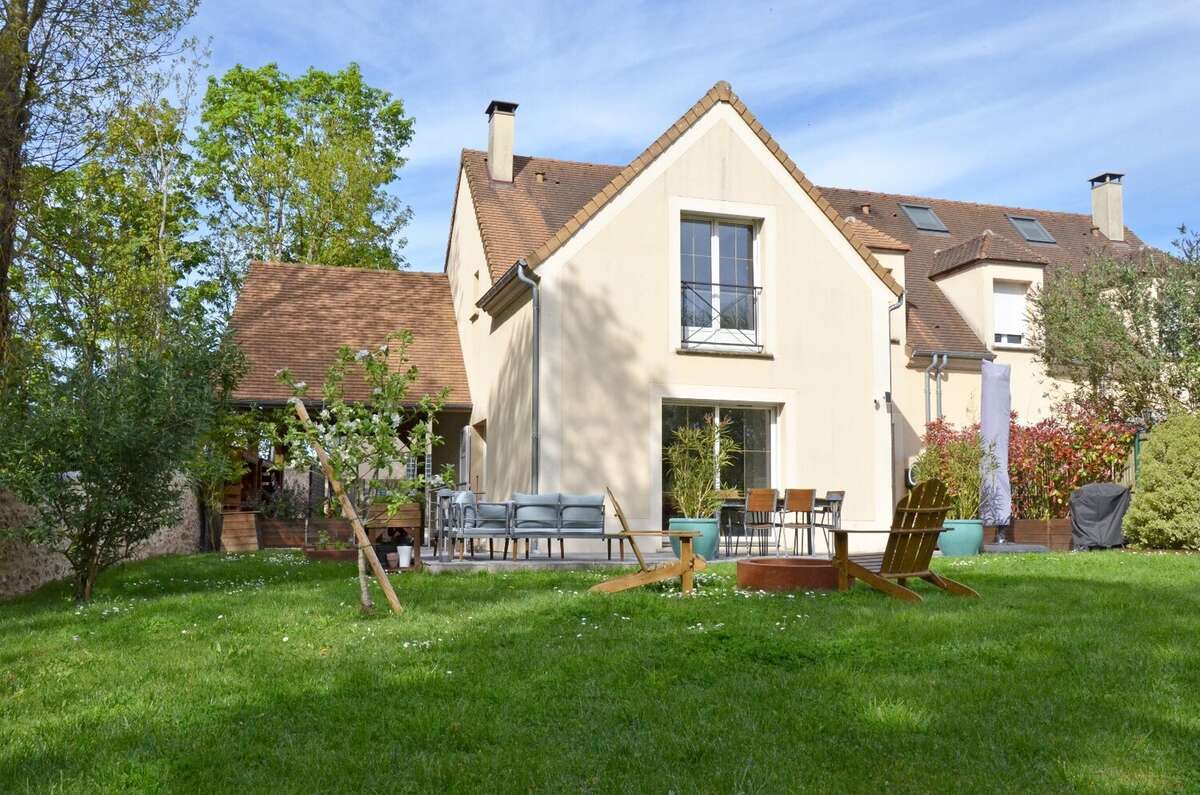 Maison à VILLIERS-LE-BACLE