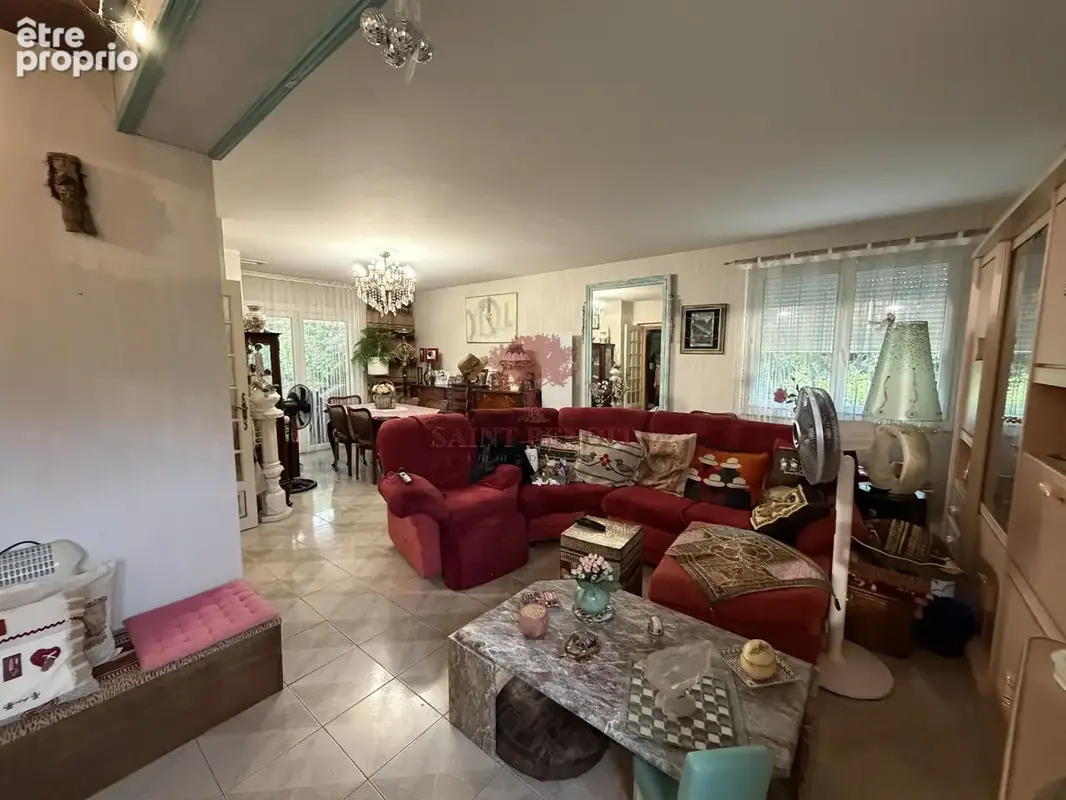 Saint-jean-de-vedas . villa de plain pied de type t5 de 168m2 avec deux garages et jardin arbore. de 2287 - photo 4