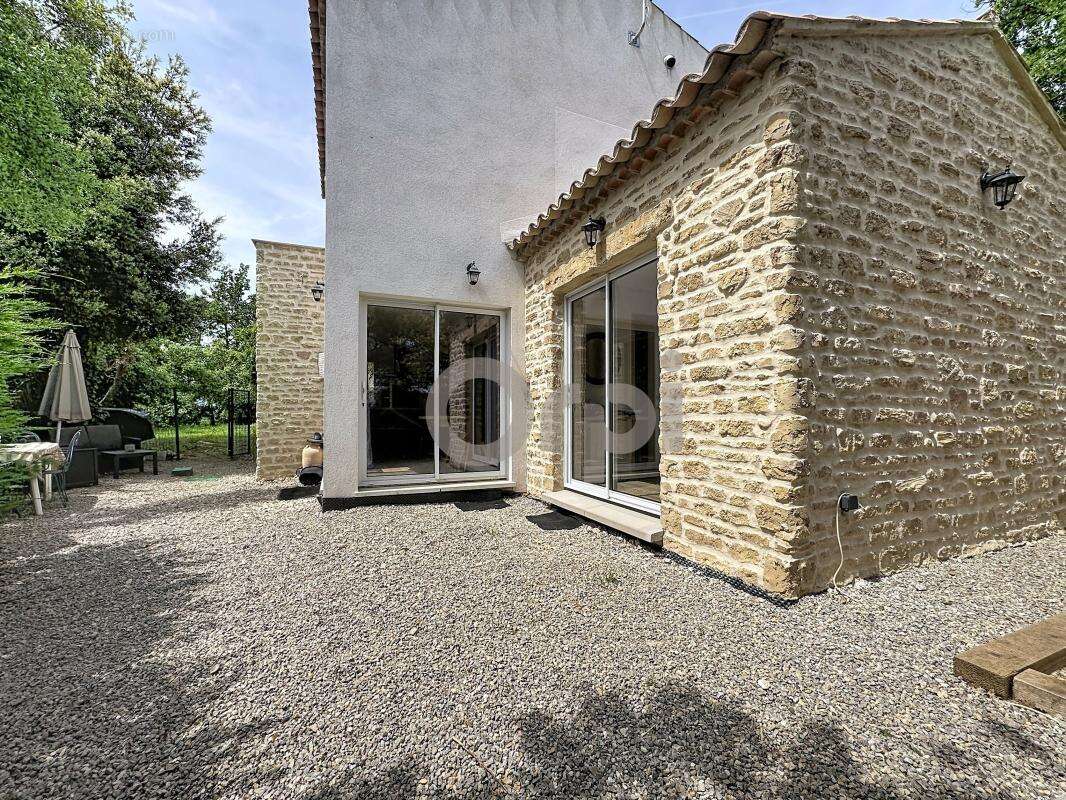 Maison à BAGNOLS-EN-FORET