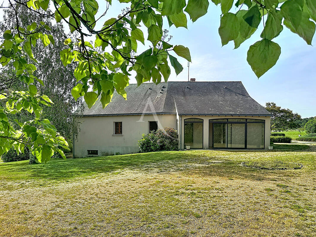 Maison à MOULIHERNE