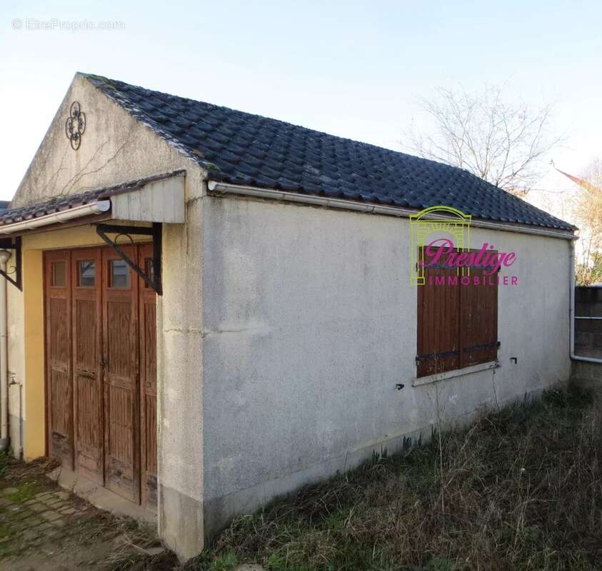 Maison à LE MESNIL-LE-ROI