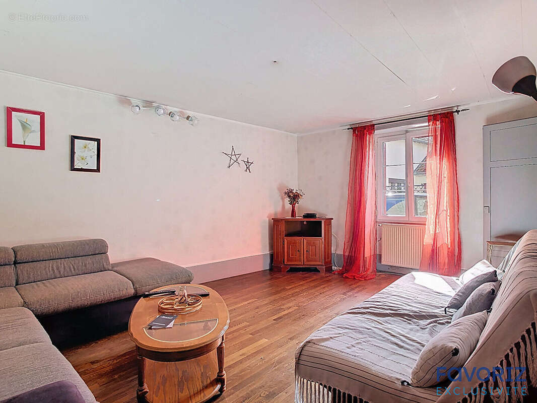 Maison à FONTAINE-FRANCAISE