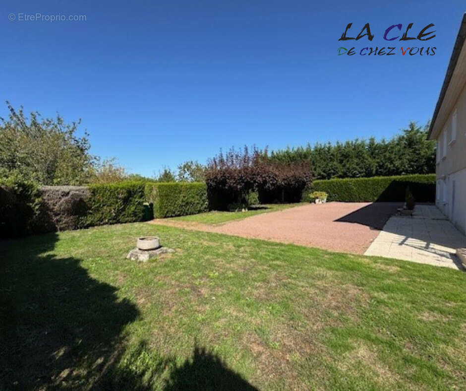 Maison à COULONGES-SUR-L&#039;AUTIZE