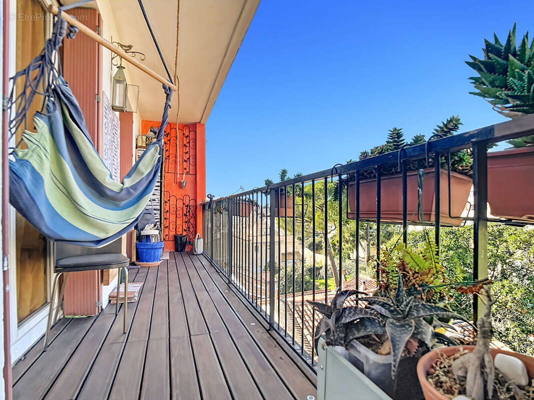 Appartement à MARSEILLE-4E