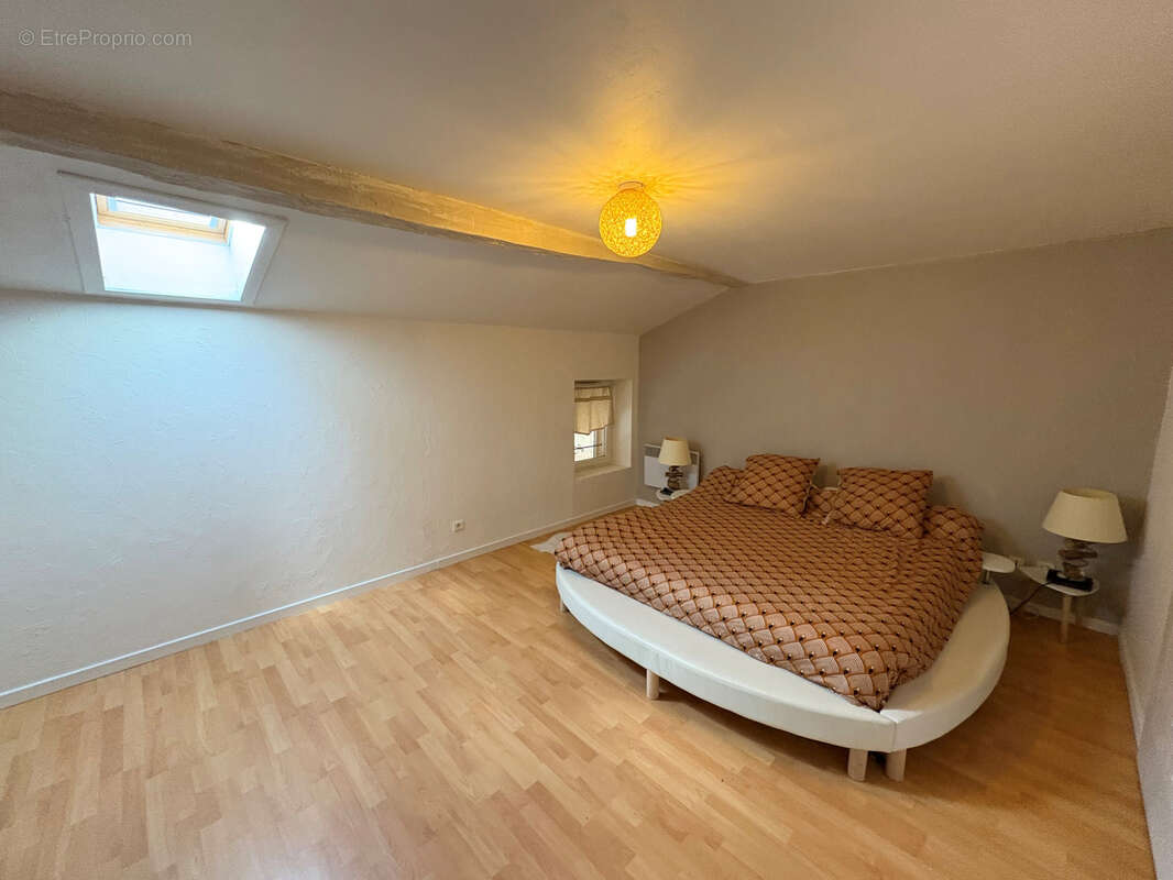 Maison à SAINT-JEAN-DE-THURIGNEUX