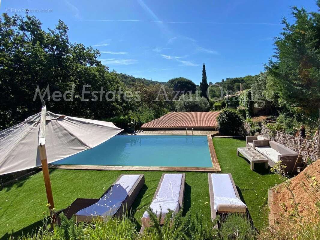 Maison à LA GARDE-FREINET