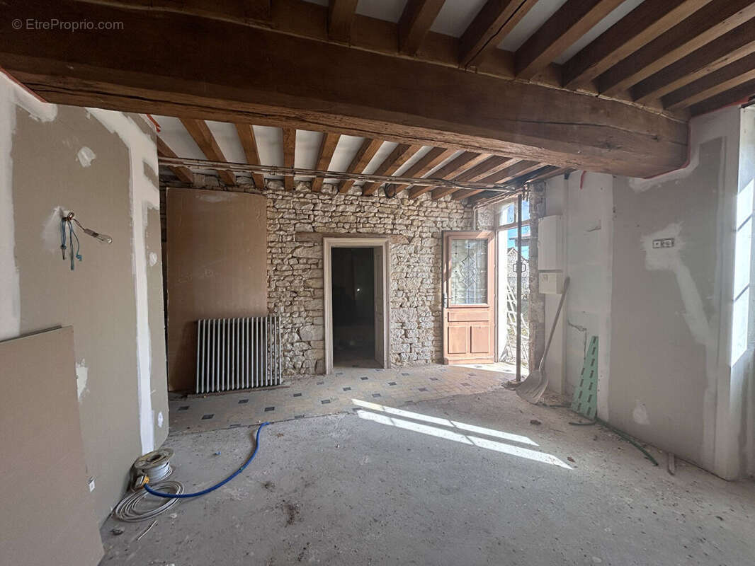 Maison à CHARBUY