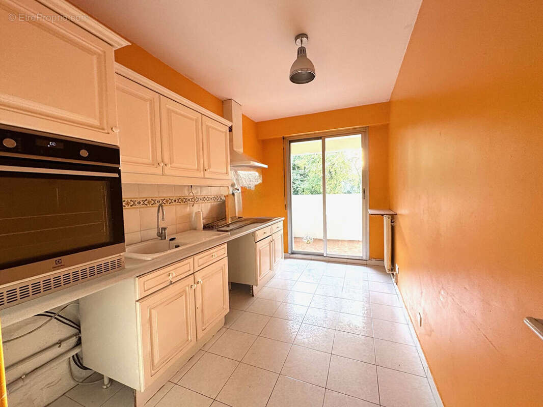 Appartement à MARSEILLE-9E