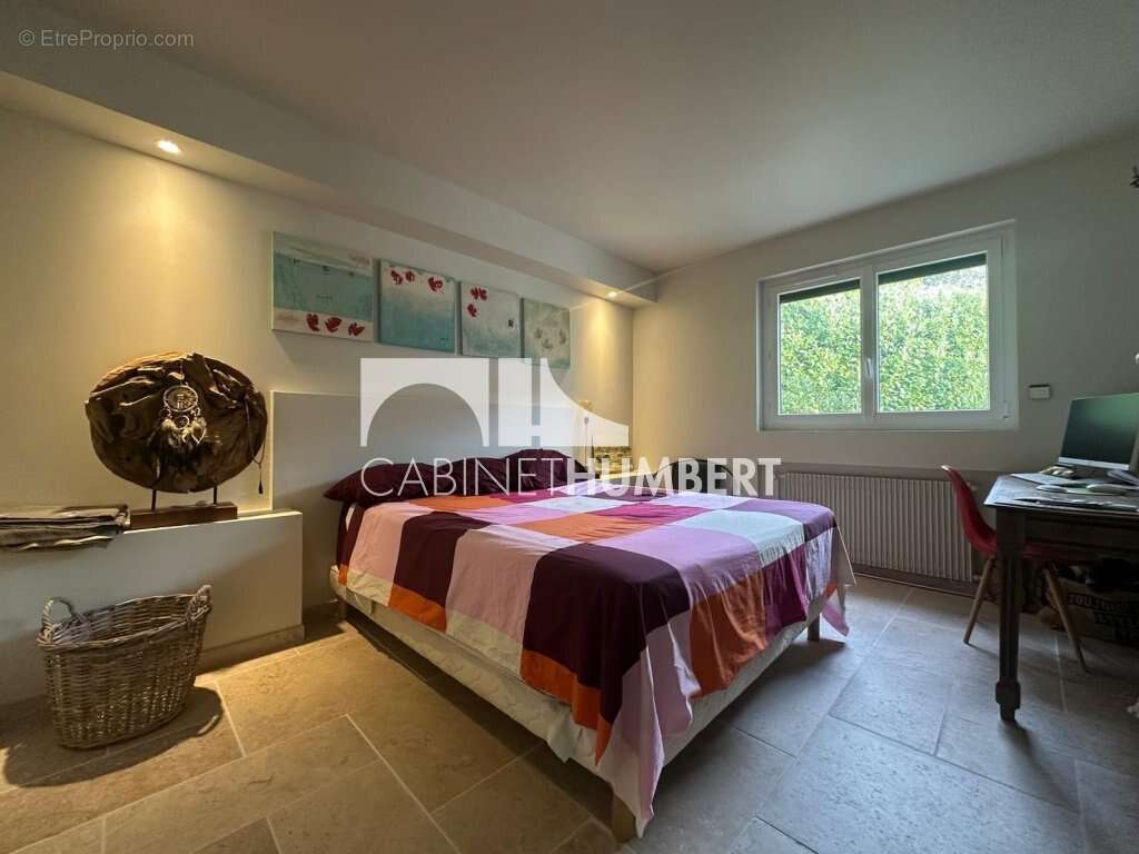 Maison à LA TOUR-EN-JAREZ