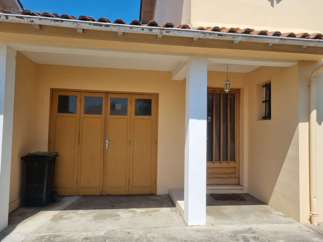 Maison mitoyenne par le garage - photo 5