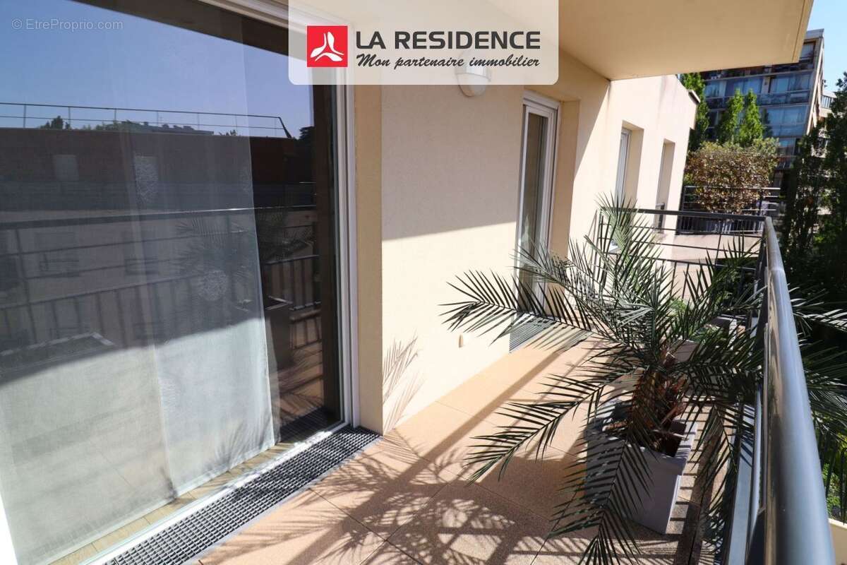 Appartement 99 m² à Fontenay-Le-Fleury  - photo 8