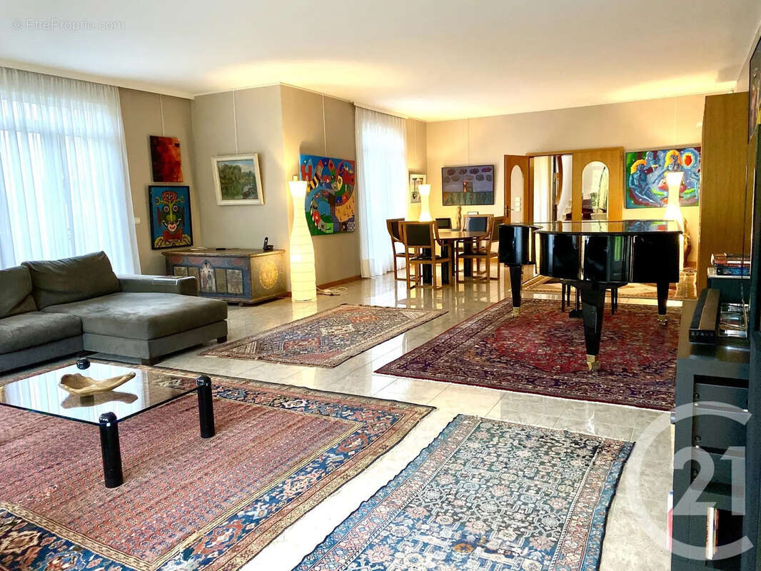 Maison à SAINT-MAUR-DES-FOSSES