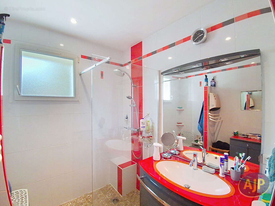 Maison sur sous-sol à vendre - MOUILLERON LE CAPTIF - photo 4
