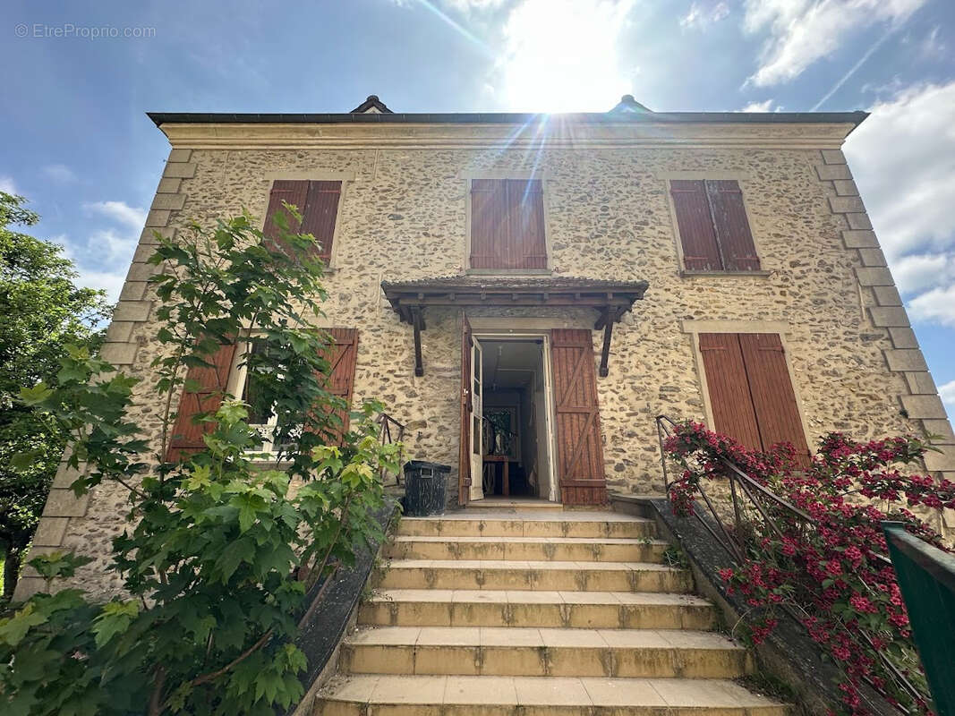 Maison à LE PERRAY-EN-YVELINES