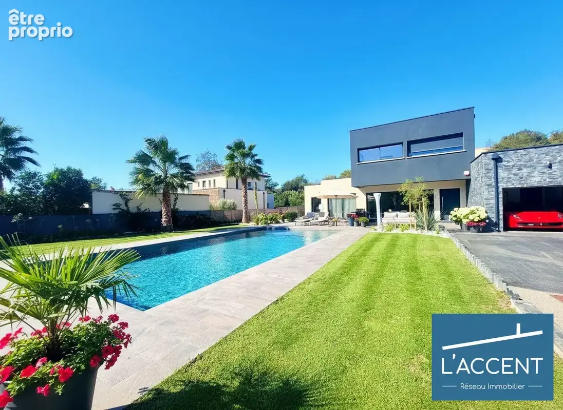 Maison 5 pièces 176 m² à vendre à Saint-Gilles (30800) - photo 4