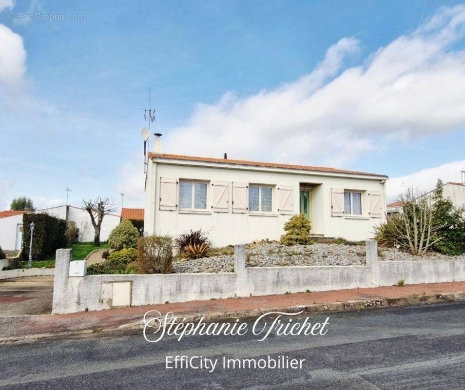 Maison à VENANSAULT