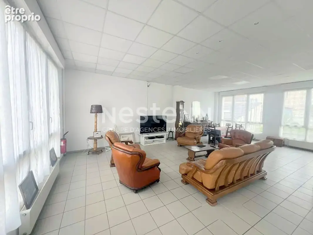 Immeuble Chars 10 pièce(s) 340 m2 - photo 4