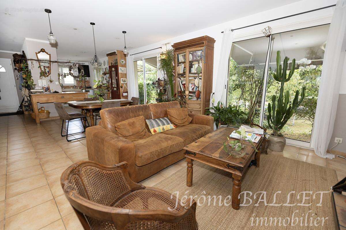 Maison 146 m² à Realmont  - photo 7