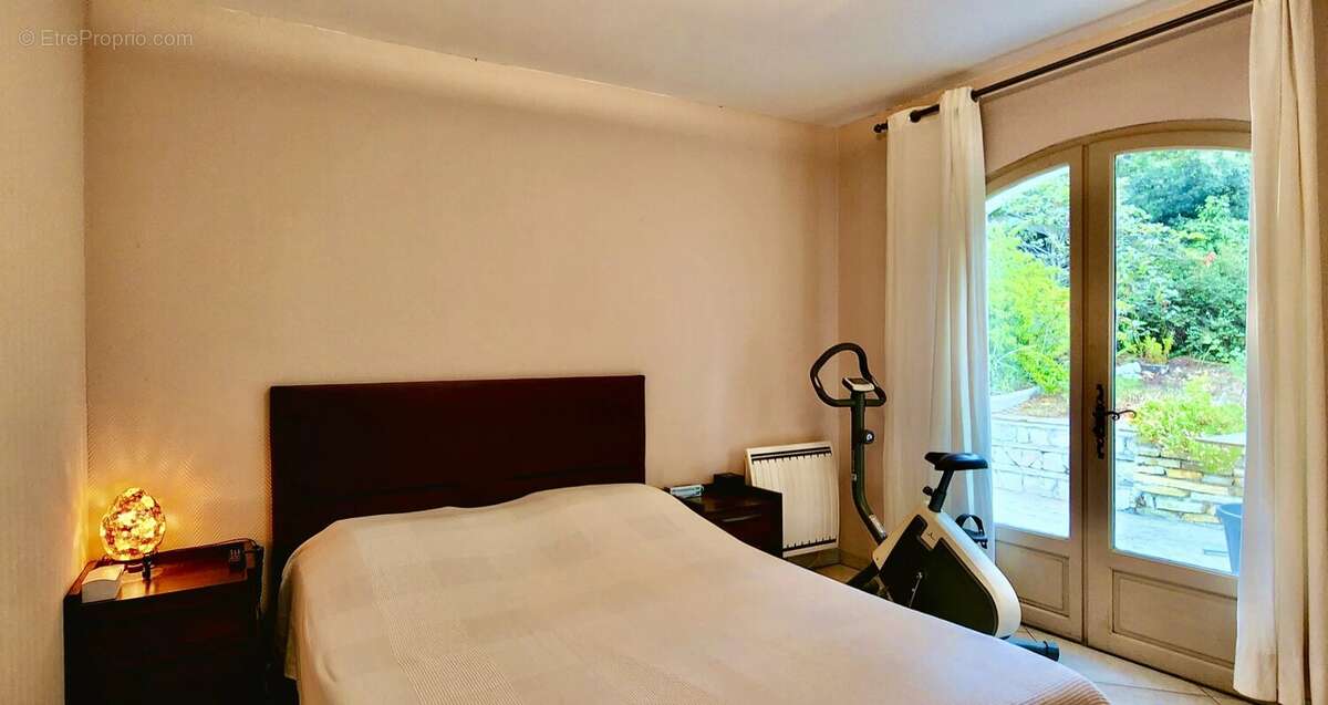 Grande villa familiale avec piscine - photo 13