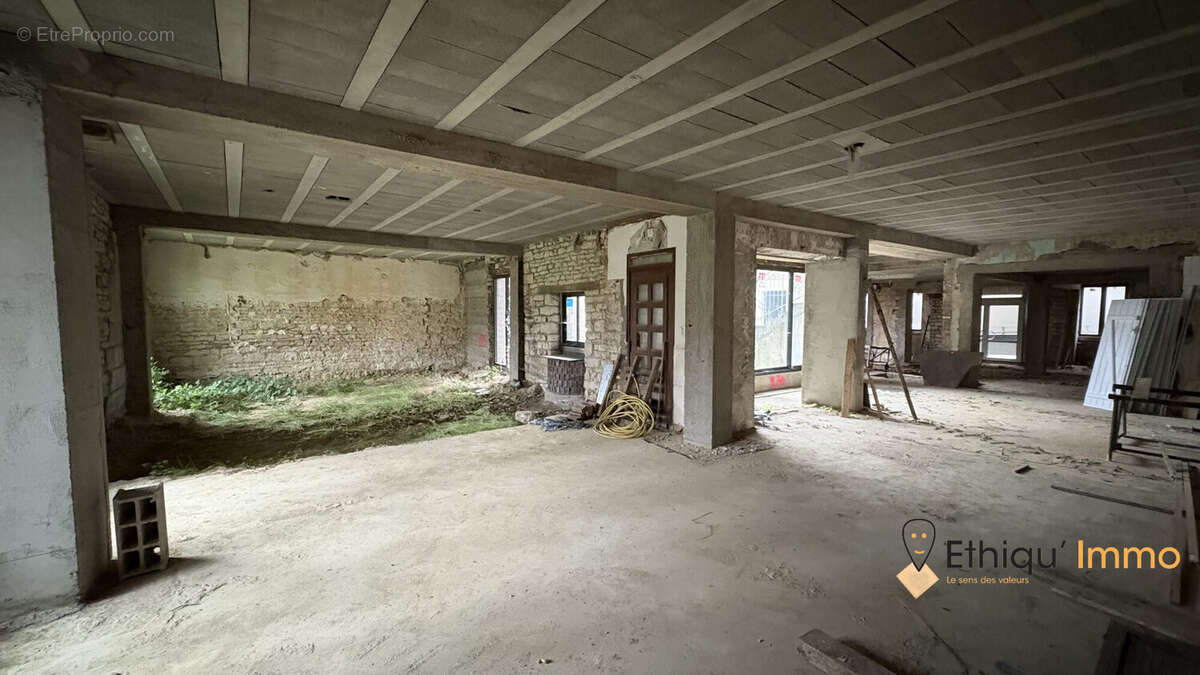 Maison à VENDEUVRE-SUR-BARSE