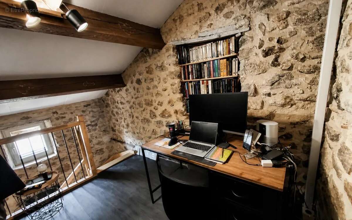 Maison de 10 pièces de 196 m² à Saint-Paul-le-Jeune - photo 19