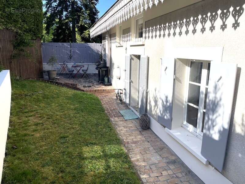 Maison à LA CELLE-SAINT-CLOUD