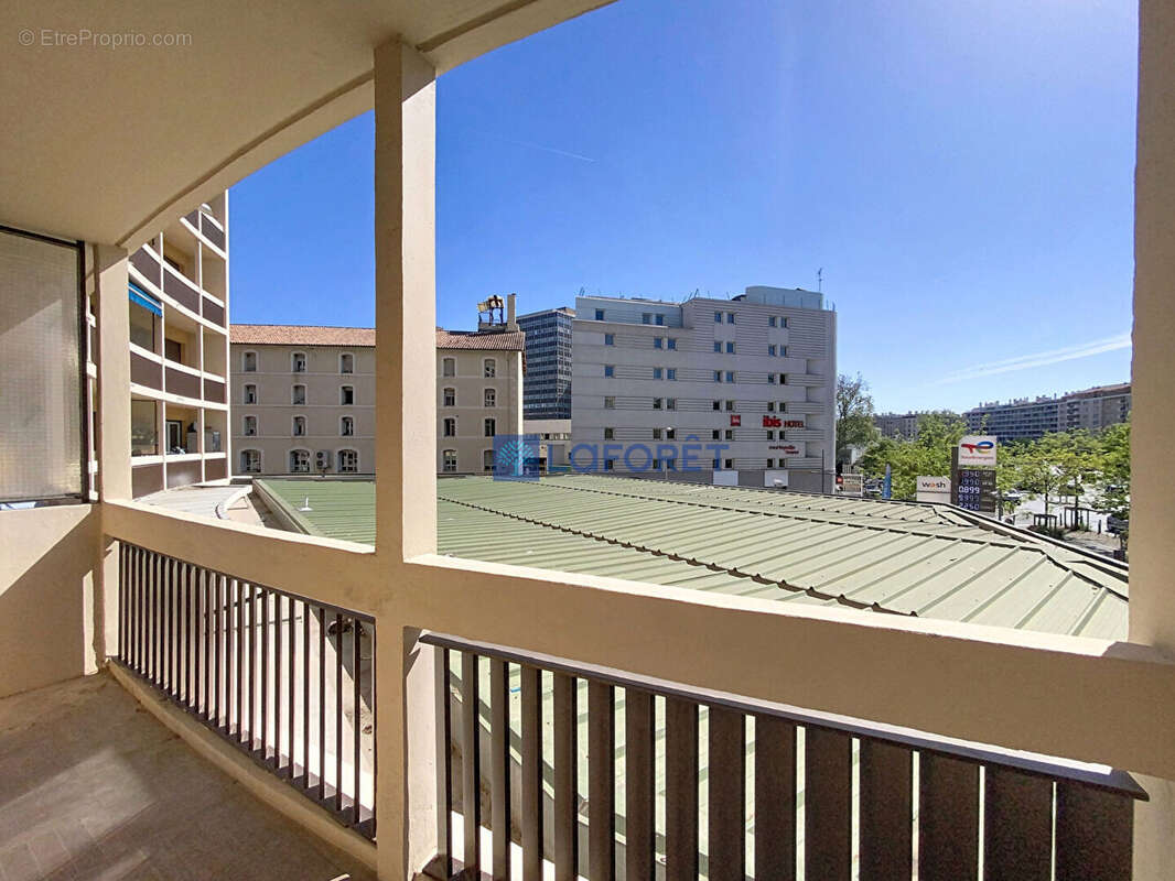Appartement à MARSEILLE-5E