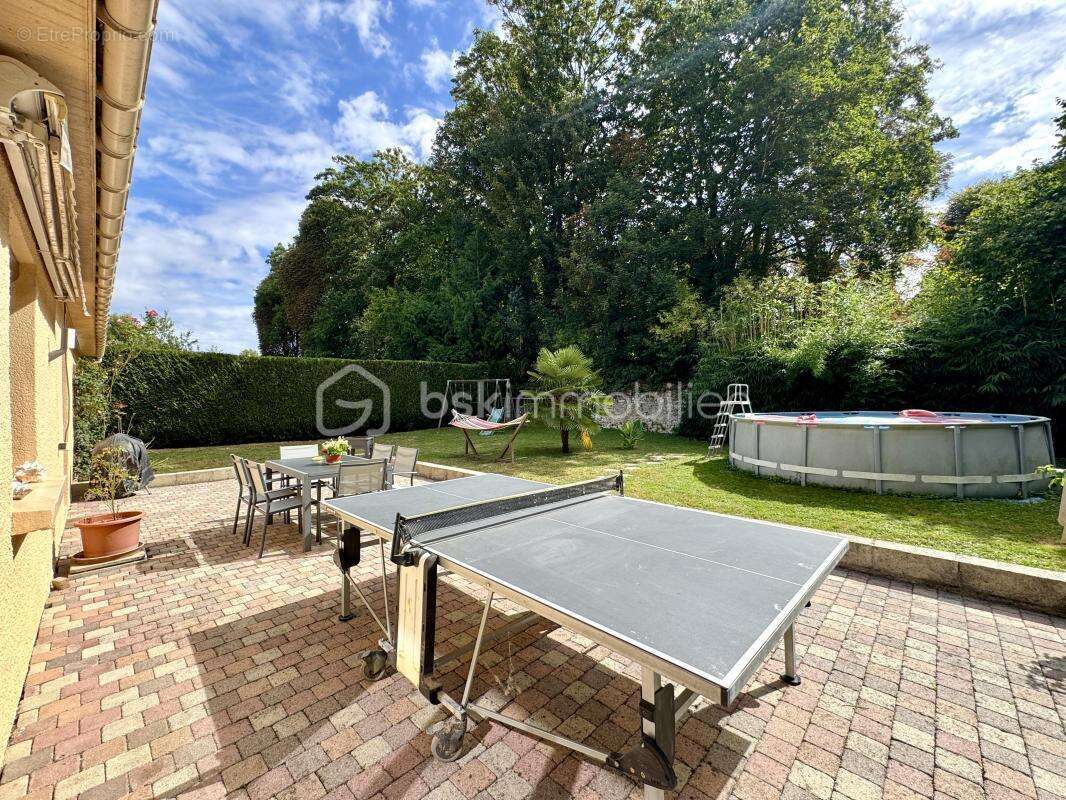 Maison à CHAUCONIN-NEUFMONTIERS