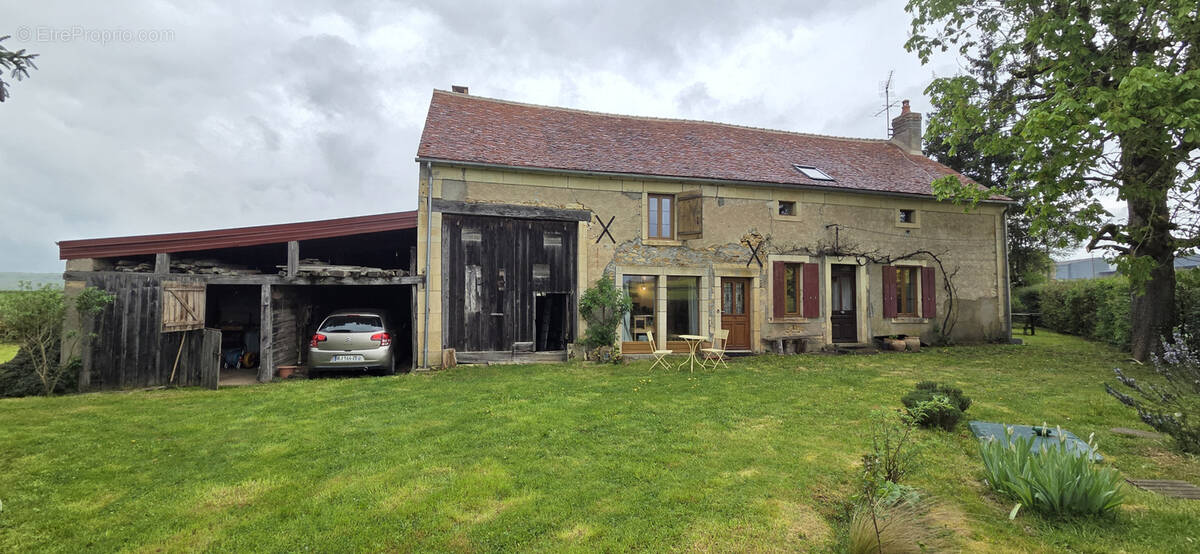 Maison à ARZEMBOUY