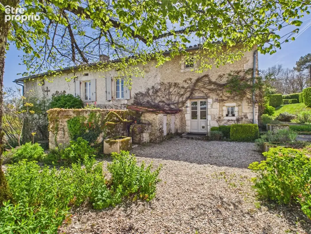 Propriété d’exception avec piscine et dépendances - photo 15