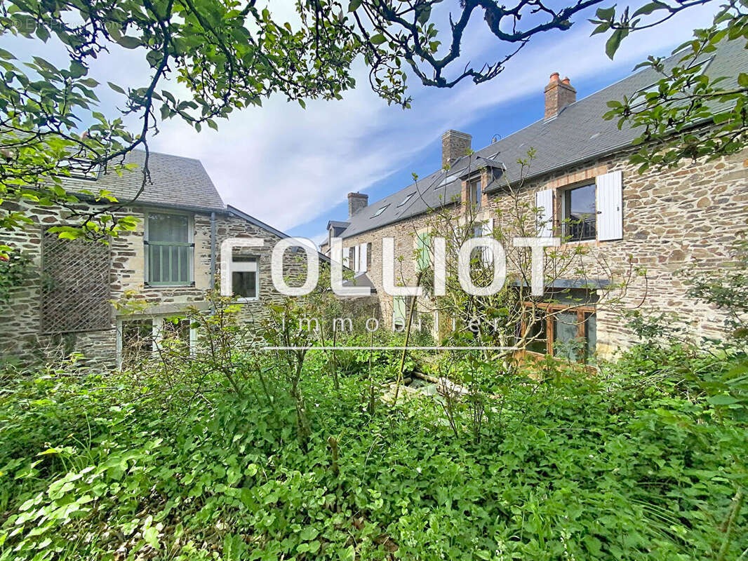 Maison à LES MOUTIERS-EN-CINGLAIS