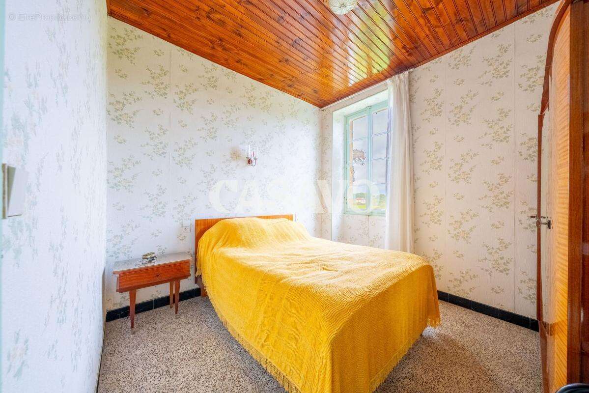 Maison à JAU-DIGNAC-ET-LOIRAC