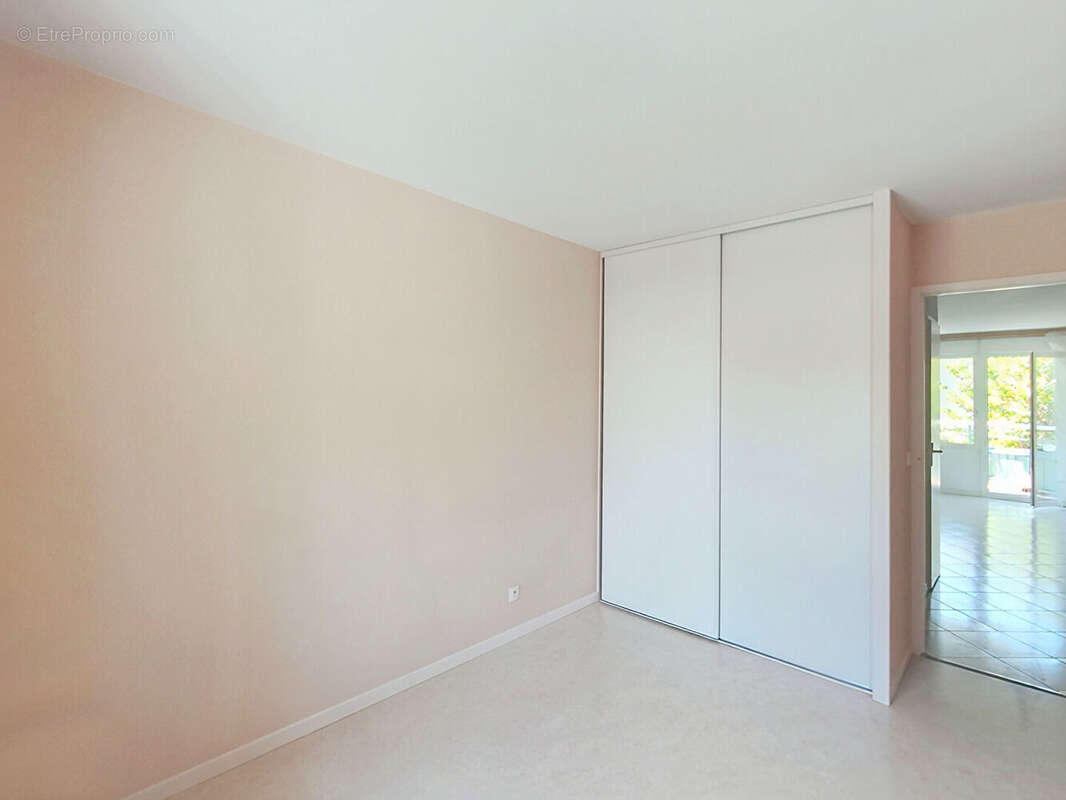 Appartement T3 - 64.37 m2 avec cave, balcon et parking - photo 13