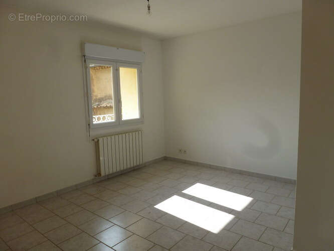 Maison à UCHAUX
