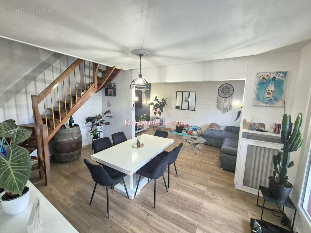 Maison à LES MUREAUX