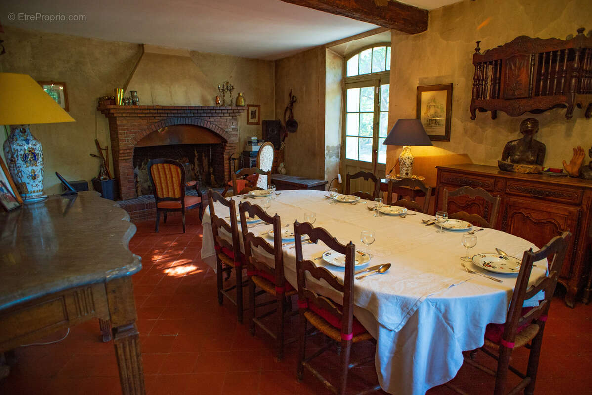 Maison à L'ISLE-SUR-LA-SORGUE