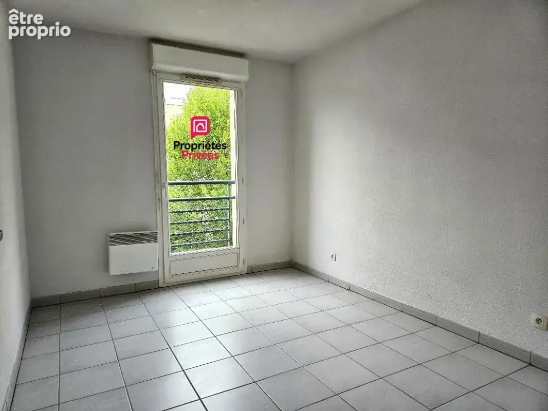 EXCLUSIVITÉ Secteur AGEN Jean Jaurès : Idéal Premier Achat ou Investissement, vaste T3 de 64 m² (DPE C) avec Grand Garage Privat - photo 8