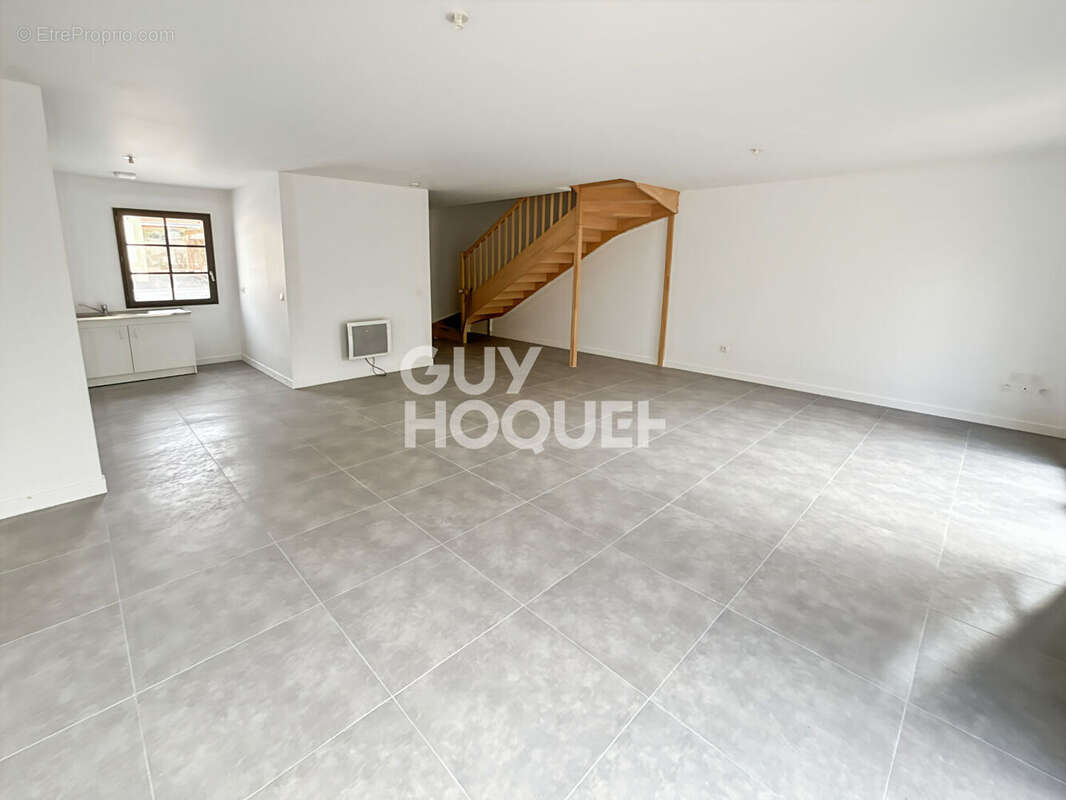 Maison à FONTENAY-TRESIGNY