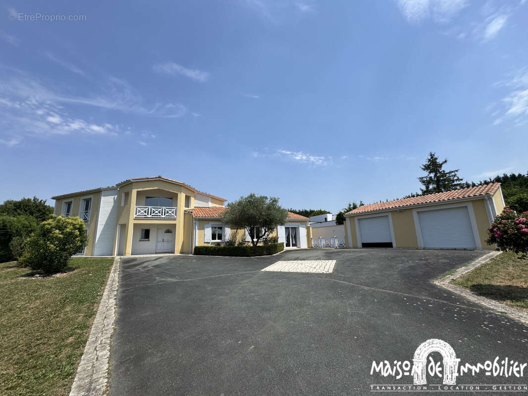 Maison à MESNAC