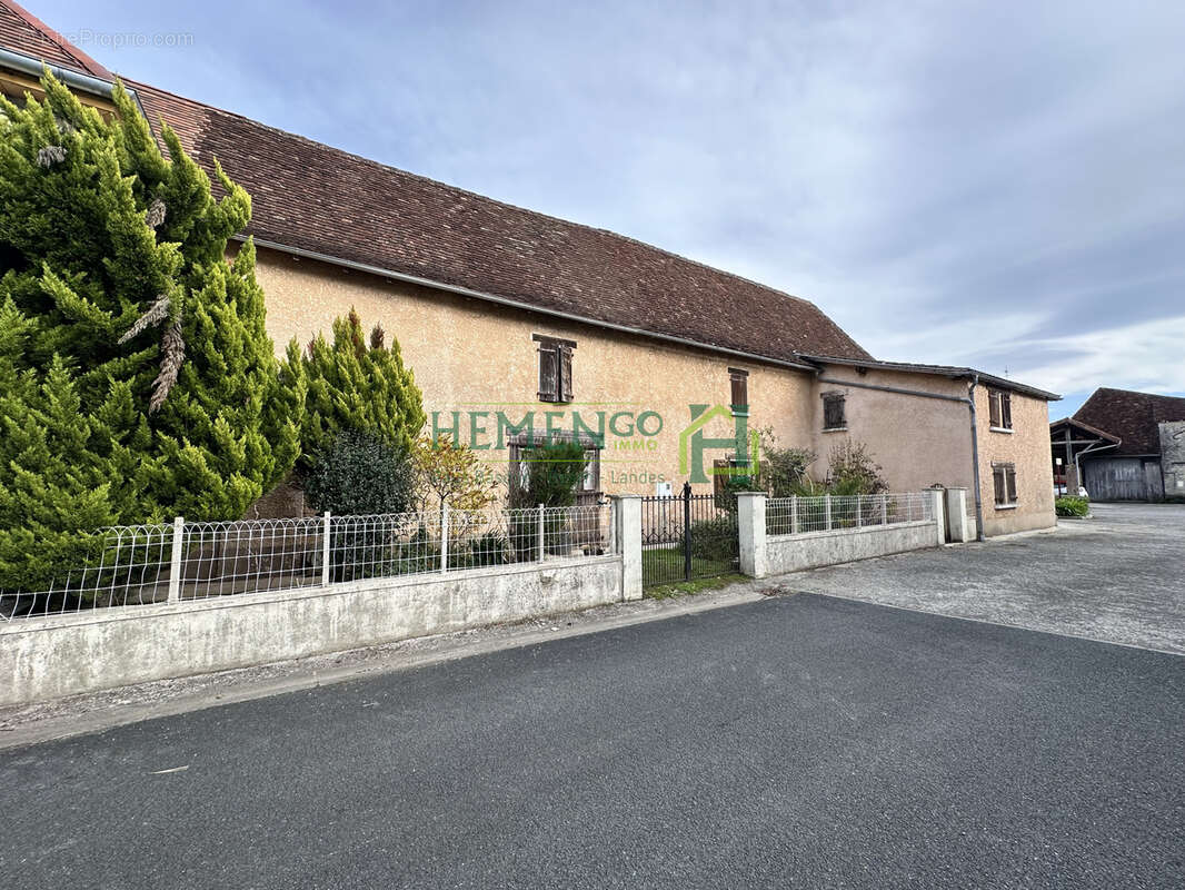 Maison à AUTEVIELLE-SAINT-MARTIN-BIDEREN