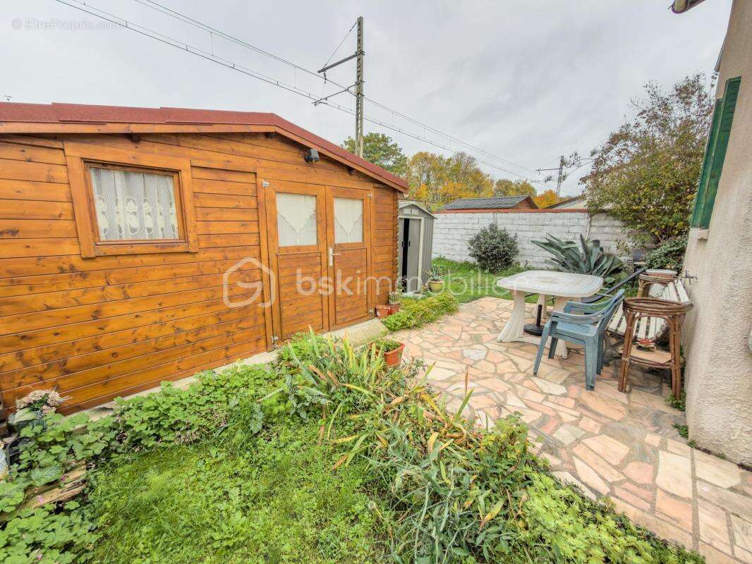 Villeneuve-Saint-Georges - Maison familiale avec Studio indépendant et Jardin ! - photo 5