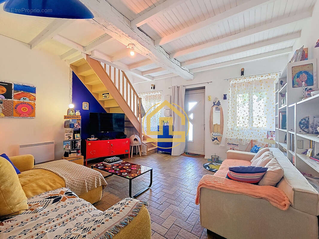 Maison à JENLAIN